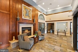 2465 Army Navy Dr in Arlington, VA - Building Photo - Building Photo