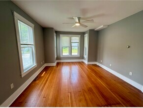12 Stark St, Unit 12 - 1 in Nashua, NH - Building Photo - Building Photo