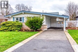 664 Geneva Park Dr in Burlington, ON - Building Photo