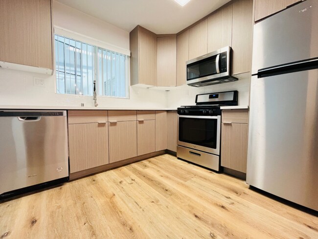 750 Hayworth Ave, Unit 20 in Los Angeles, CA - Building Photo - Building Photo