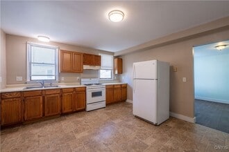 73 Loomis St in Little Falls, NY - Building Photo - Building Photo