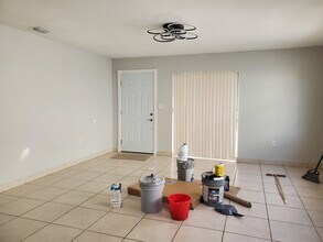 145 W 43rd St in Hialeah, FL - Building Photo - Building Photo