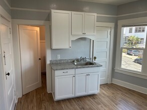 815 Napa St, Unit 815-B Napa St in Vallejo, CA - Building Photo - Building Photo