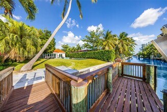 8200 Hawthorne Ave in Miami Beach, FL - Building Photo - Building Photo