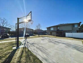 12801 S Stormy Meadow Dr in Riverton, UT - Building Photo - Building Photo