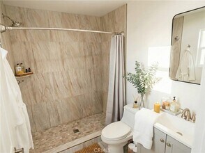 8460 Nestle Ave in Los Angeles, CA - Foto de edificio - Building Photo