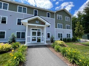52 E Ridge Dr in Milford, NH - Building Photo - Building Photo