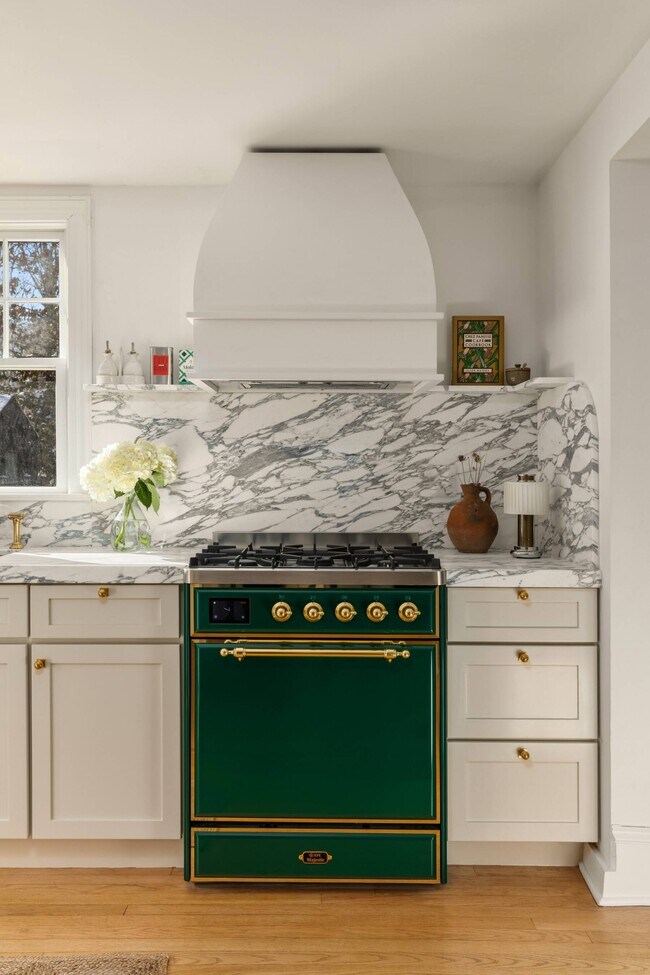 56 Carroll St in Sag Harbor, NY - Building Photo - Building Photo