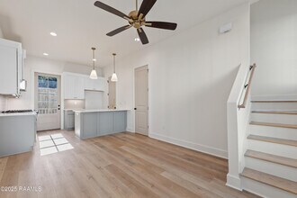 208 Steiner Oaks in Lafayette, LA - Building Photo - Building Photo