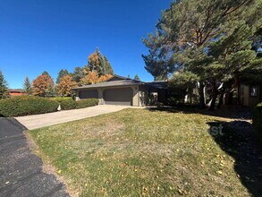 2340 N Plateau Dr in Flagstaff, AZ - Building Photo - Building Photo