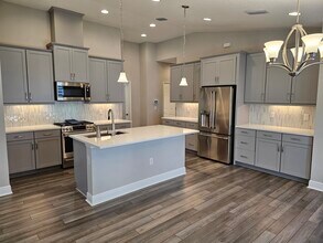 12484 Oak Hill Way in Duette, FL - Foto de edificio - Building Photo