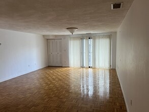 1570 Massachusetts Ave, Unit 308 in Cambridge, MA - Building Photo - Building Photo