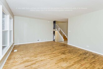 421 Spruce Dr in Schaumburg, IL - Building Photo - Building Photo