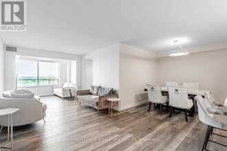 88 Grandview Way in Toronto, ON - Building Photo - Building Photo