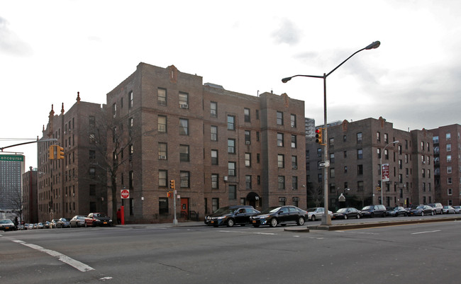 Thomas Gardens in Bronx, NY - Building Photo - Building Photo