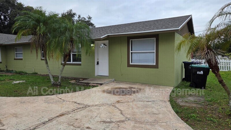 14 E Wallace St in Pine Castle, FL - Building Photo