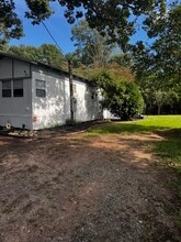 86 Stocks Dr in Hiddenite, NC - Foto de edificio - Building Photo