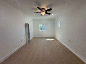 2669 Clyde Ave in Los Angeles, CA - Foto de edificio - Building Photo