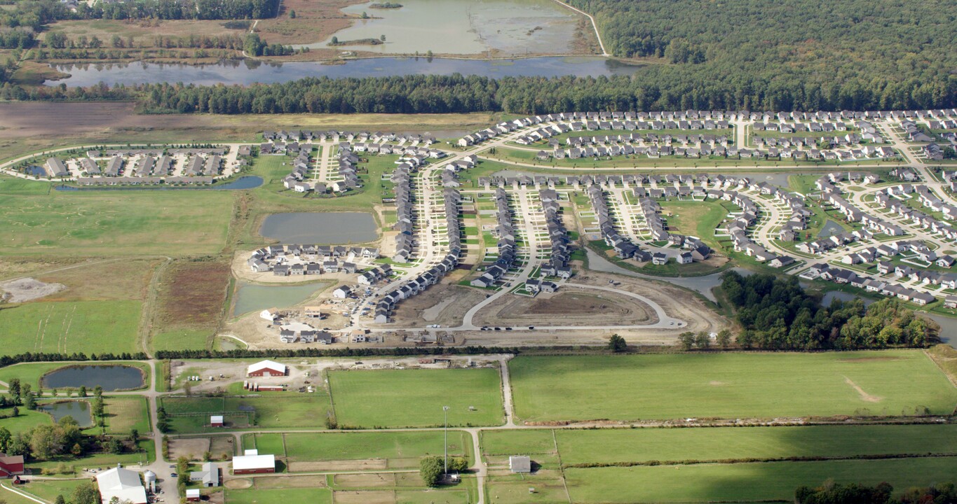 Meadow Lakes in North Ridgeville, OH - Building Photo