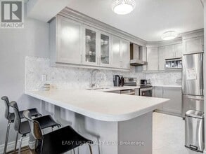 40 Panorama Ct in Toronto, ON - Building Photo - Building Photo