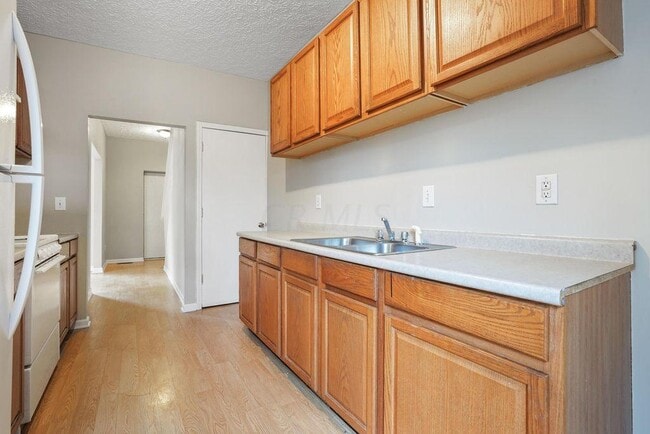 property at 320-322 E 12th Ave