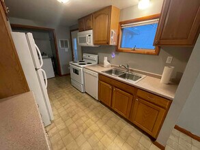 146 Harriet St in Throop, PA - Building Photo - Building Photo