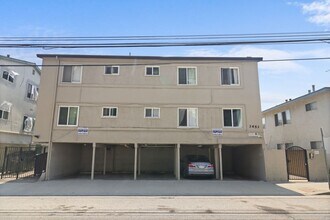3653 Overland Avenue, in Los Angeles, CA - Building Photo - Building Photo