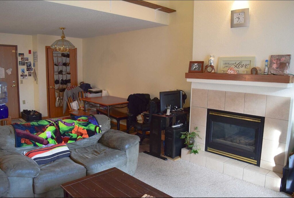 Oak Creek Woods Apartments in Platteville, WI