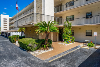 Terrace Park of Five Towns in St. Petersburg, FL - Building Photo - Building Photo