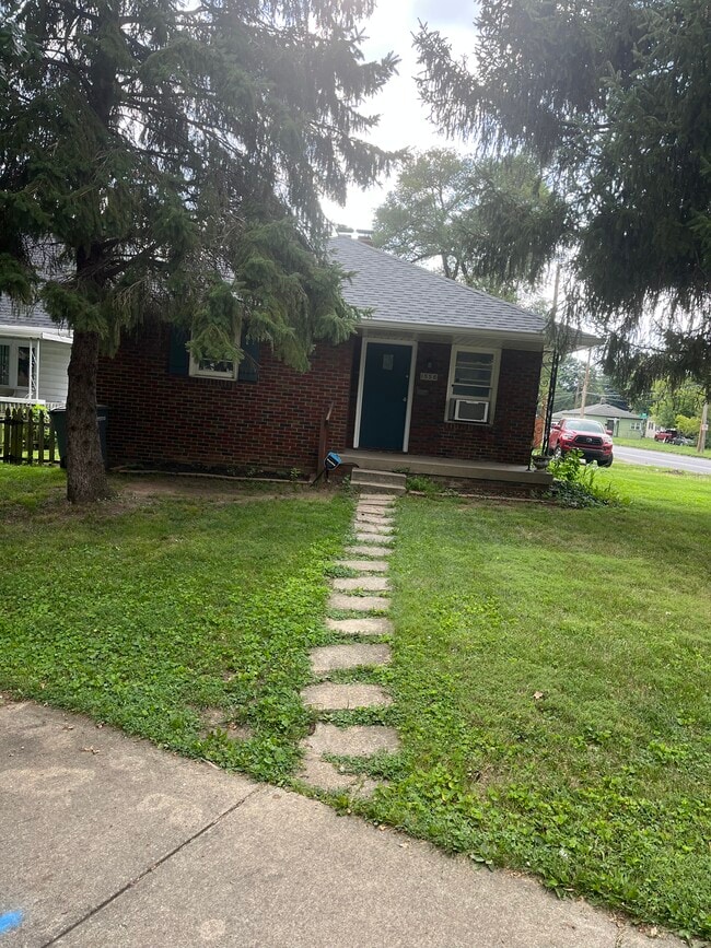 property at 1556 Shannon Ave