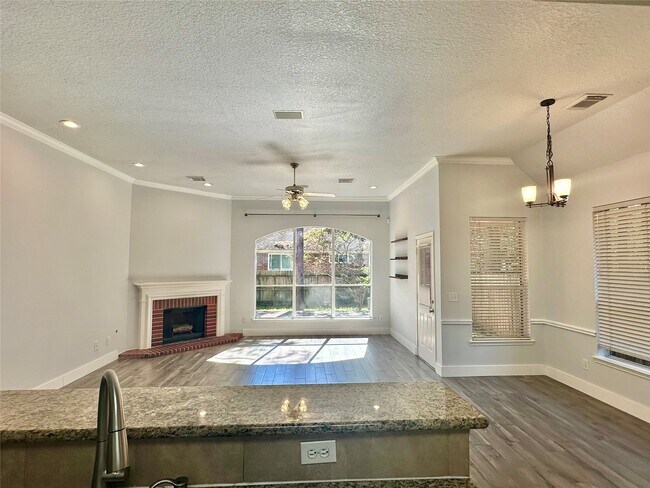 property at 18 S Willow Point Cir