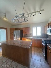 7936 Verde Springs Dr in Las Vegas, NV - Building Photo - Building Photo