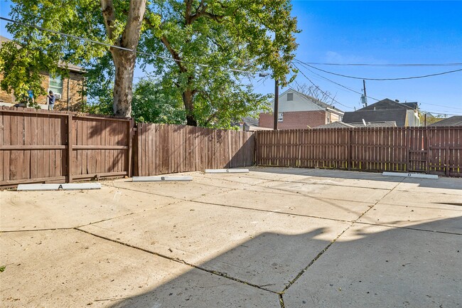 property at 3901 Dallas St