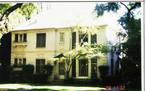 338 N Palm Dr in Beverly Hills, CA - Building Photo - Building Photo