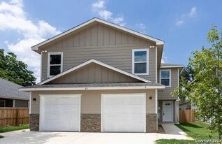 311 Bundy St in San Antonio, TX - Building Photo