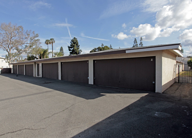 2228 E Westport Dr in Anaheim, CA - Building Photo - Building Photo