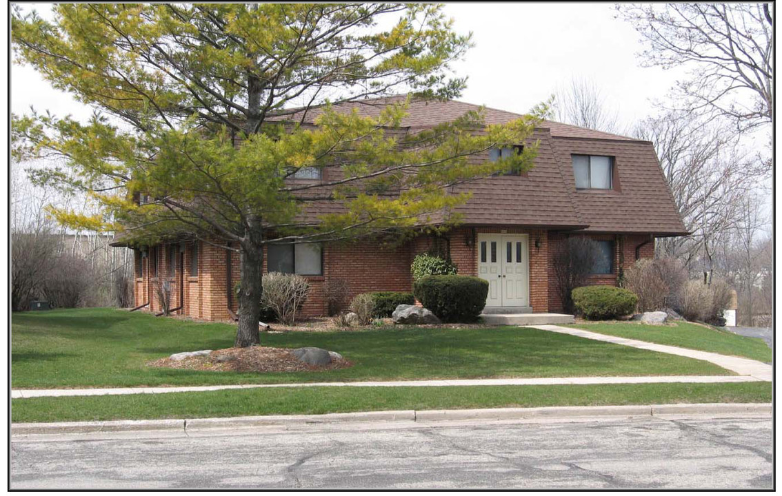 Brookside Apartments in Grafton, WI - Foto de edificio