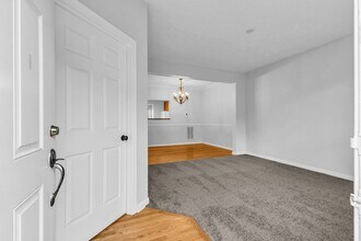 7717 Porter House Dr in Nashville, TN - Foto de edificio - Building Photo