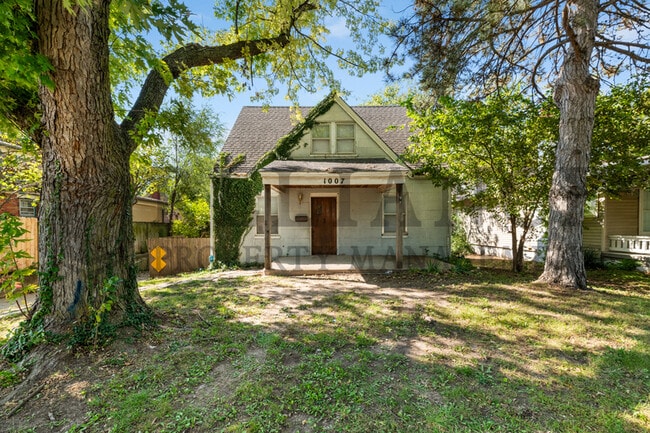 property at 1007 N Yale Ave