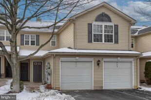 211 Sparrow Rd in Hummelstown, PA - Building Photo