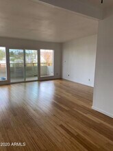 1030 E Bethany Home Rd-Unit -106 in Phoenix, AZ - Building Photo - Building Photo