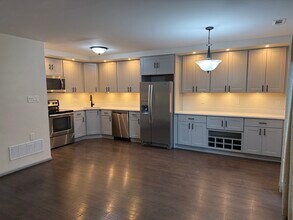 1002 N Glen Dr in Glen Mills, PA - Building Photo - Building Photo