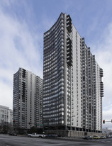 Hollywood Towers in Chicago, IL - Building Photo