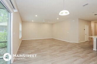 16180 Blossom Lake Dr in Jacksonville, FL - Foto de edificio - Building Photo