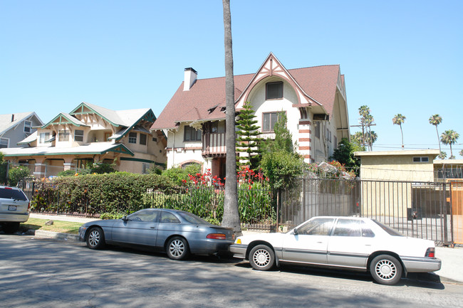 957 Arapahoe St in Los Angeles, CA - Building Photo - Building Photo