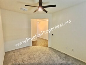 7926 S Golden Bell Dr in Tucson, AZ - Building Photo - Building Photo