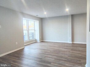 564 Hollyberry Way in Frederick, MD - Building Photo - Building Photo