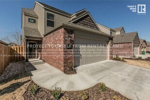 2663 N Miranda St in Fayetteville, AR - Building Photo