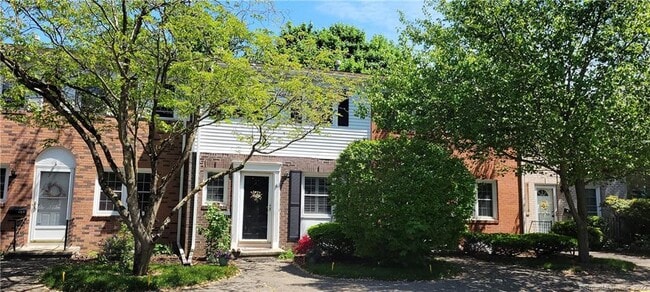 155 Penn Common in Milford, CT - Building Photo - Building Photo