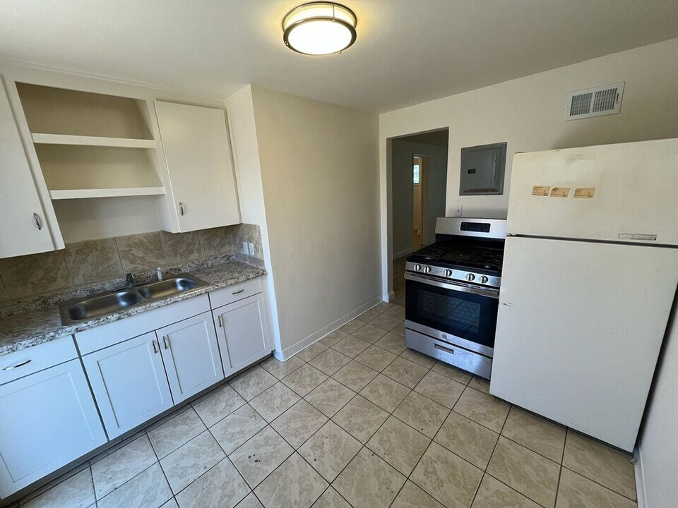 8960 E 12th Ave in Aurora, CO - Building Photo